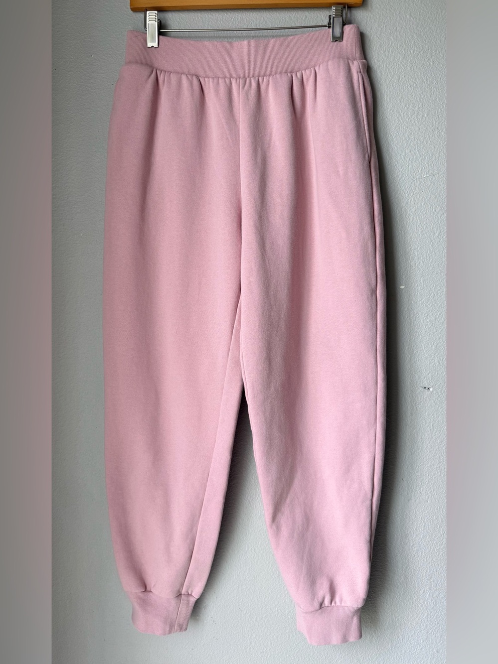 Forever 21 Light Pink Fleece Joggers Women’s Size Large Stretch Waist Pockets
